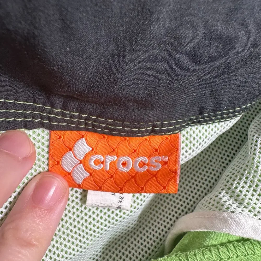 Crocs Mens Swim Trunks Green Mesh Lined Lace Up Pockets‎ Spell Out Pool Vacation
